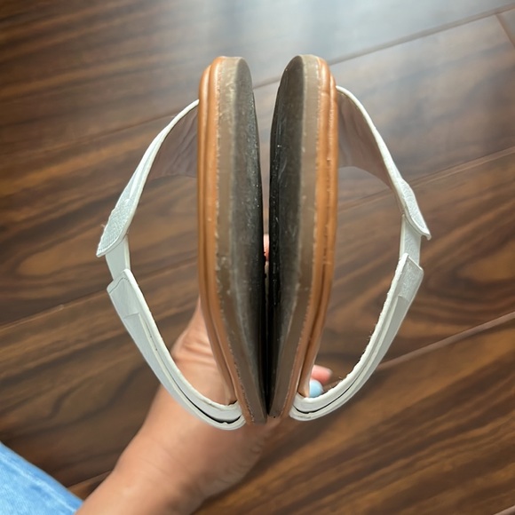 Trendy H-design sandals - Picture 5 of 6